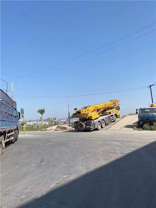 和静县25吨吊车的租赁价格大概是多少？